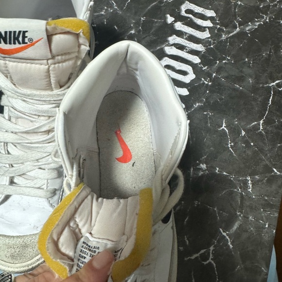 Nike shoes size 8 1/2 - Picture 6 of 8